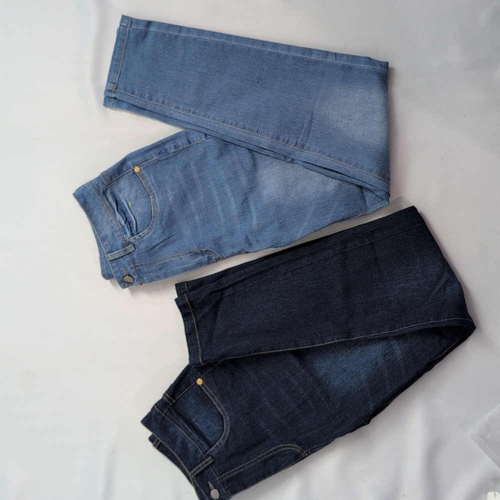 Source Unknown  2 Women's Skinny Blue Jeans